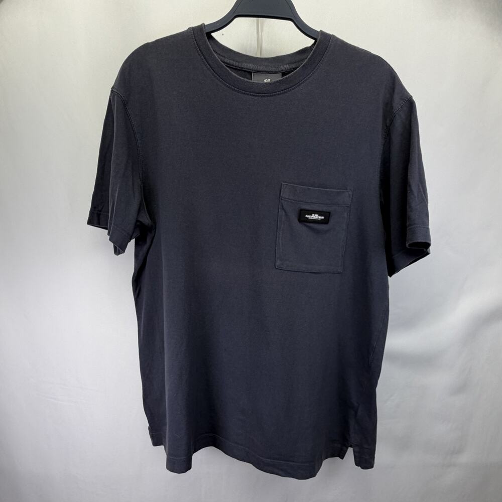H & M‎ Le Mec Pacificateur Men’s Dark Gray T Shirt Size Medium Pocket